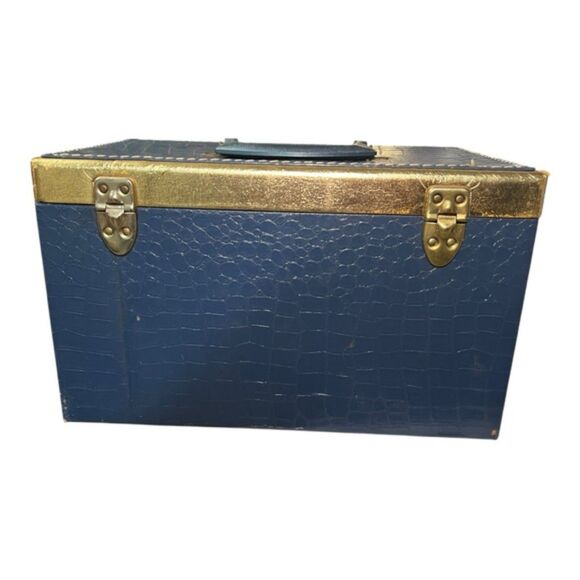 Vintage Empire Beauty Schools Blue & Gold Train Case - Picture 3 of 9